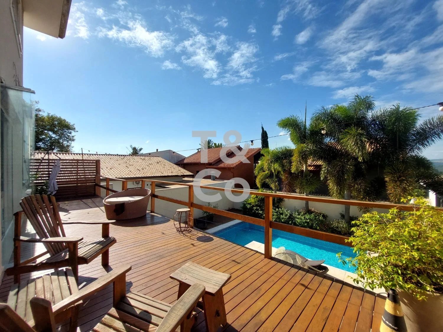 Casa Com Vista e Varanda Gourmet À Venda No San Conrado, Sousas