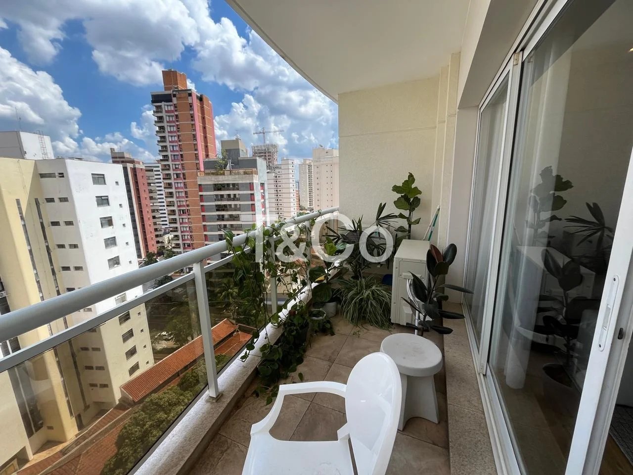 Apartamento À Venda Com 2 Dormitórios No Cambuí Em Campinas