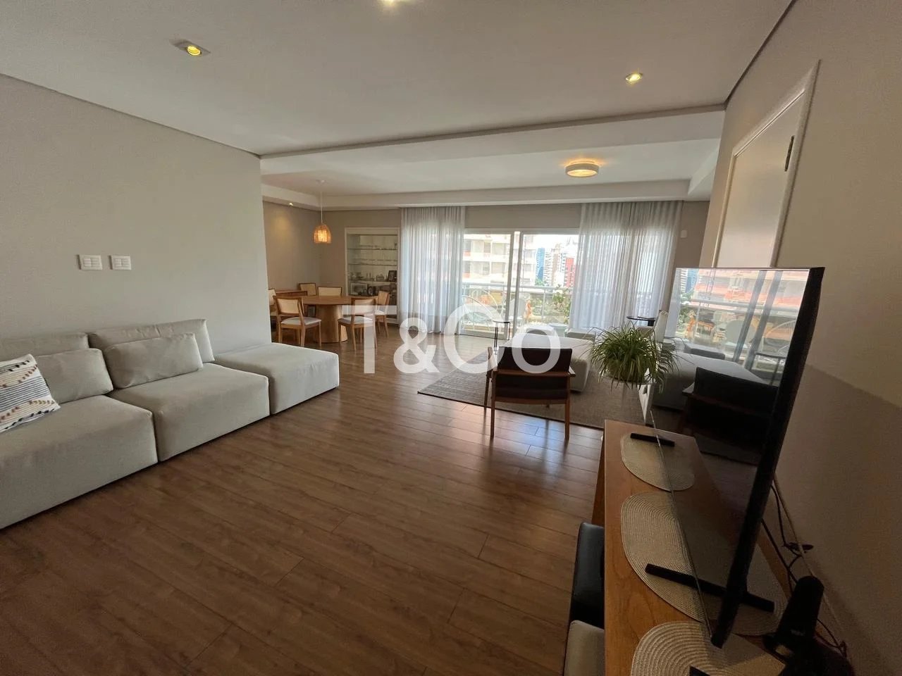 Apartamento À Venda Com 2 Dormitórios No Cambuí Em Campinas