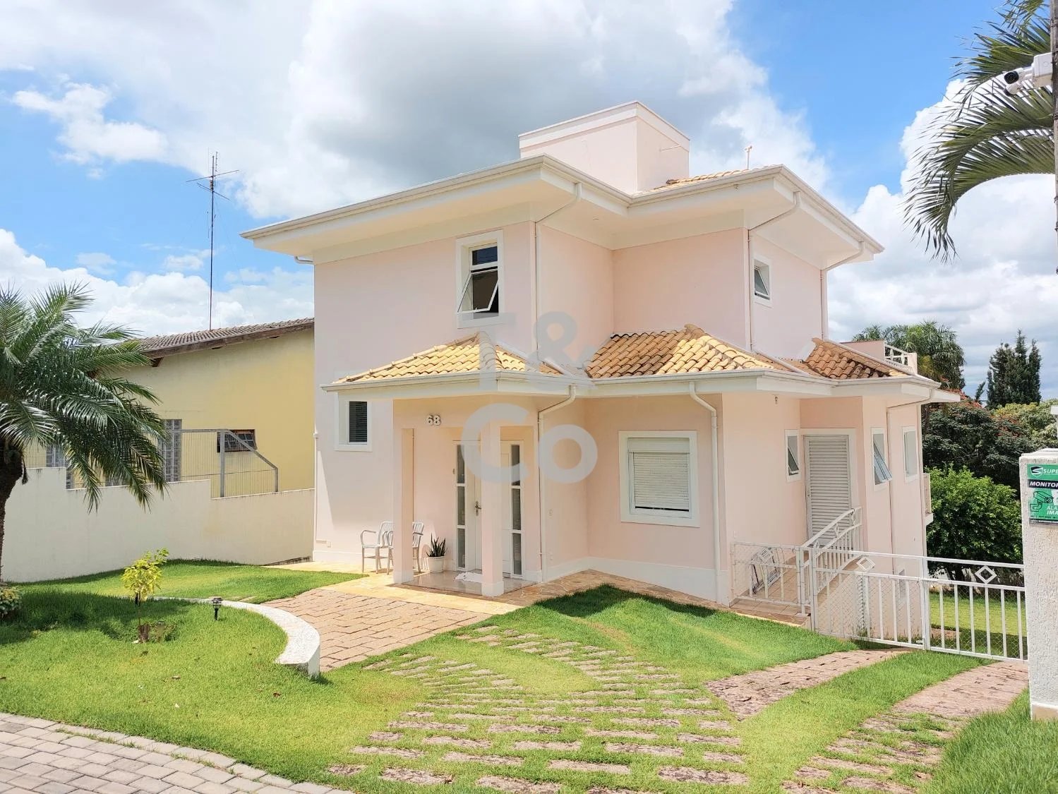 Casa À Venda No São Conrado Em Sousas Com 3 Suítes e Quintal Gramado