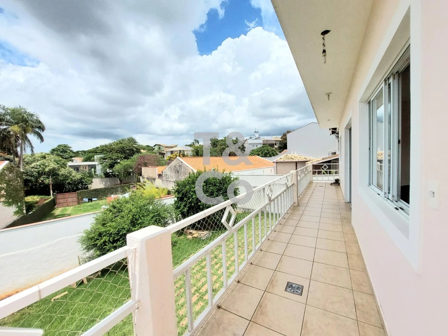 Casa À Venda No São Conrado Em Sousas Com 3 Suítes e Quintal Gramado