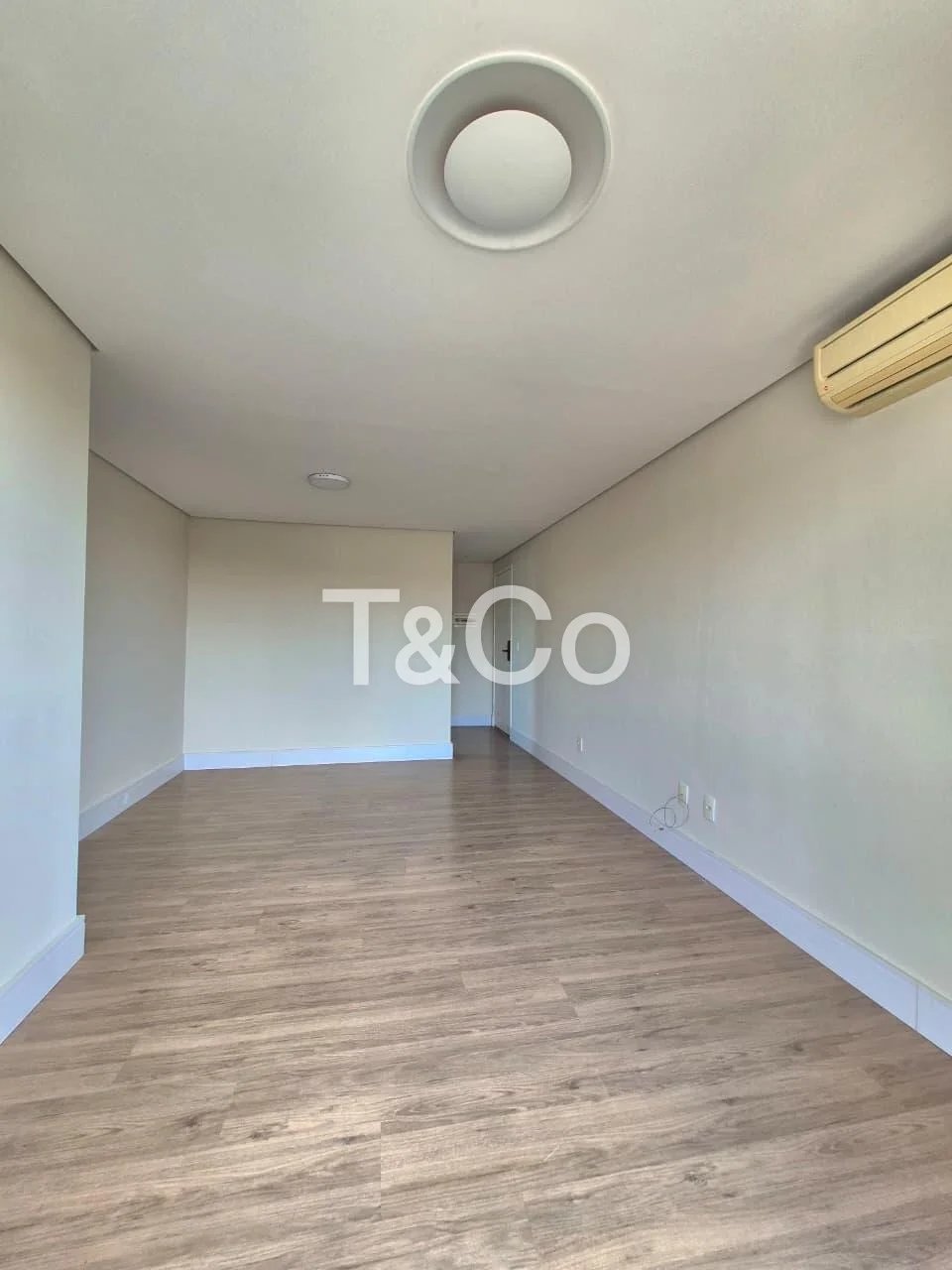 Apartamento À Venda Próximo Ao Shopping Galleria, Com 73 M² de Área Útil.