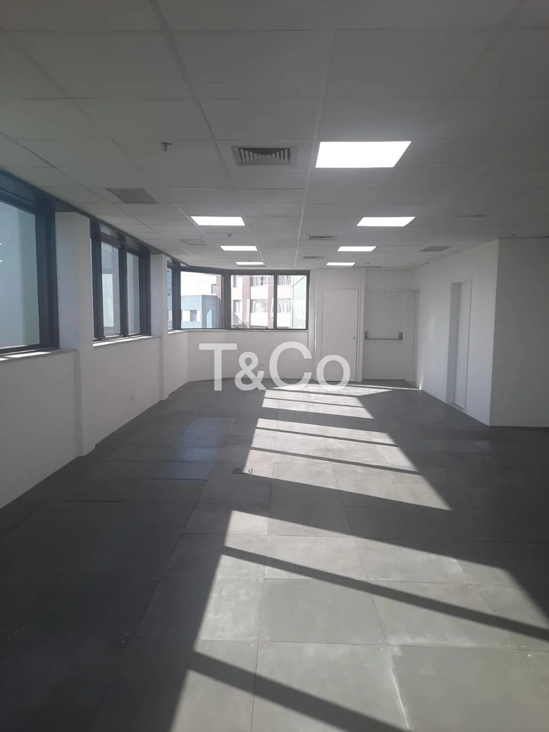Sala Comercial Para Alugar Com 1 Dormitório No Cambuí Em Campinas