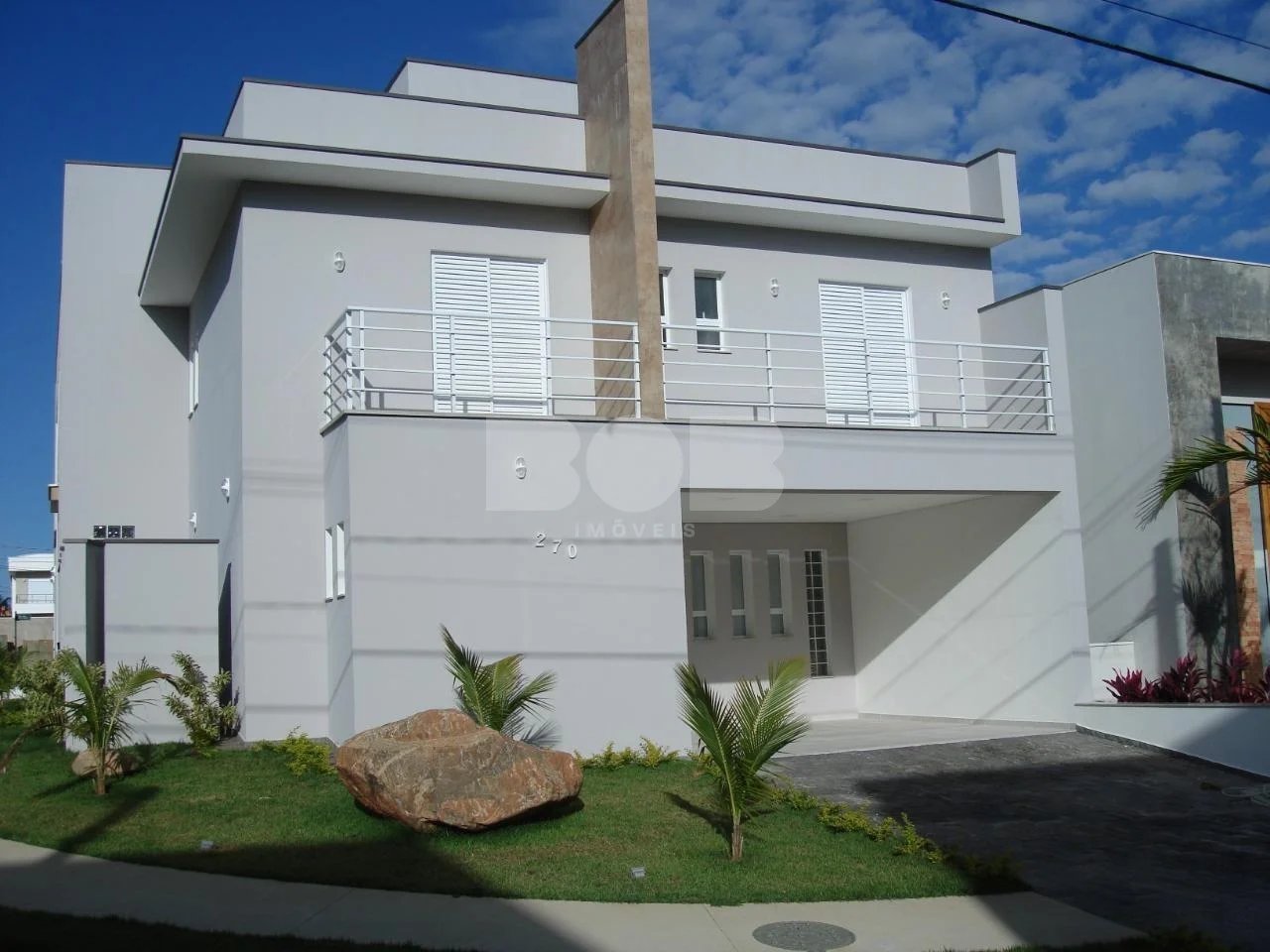 Casa Para Venda e Locação No Swiss Park