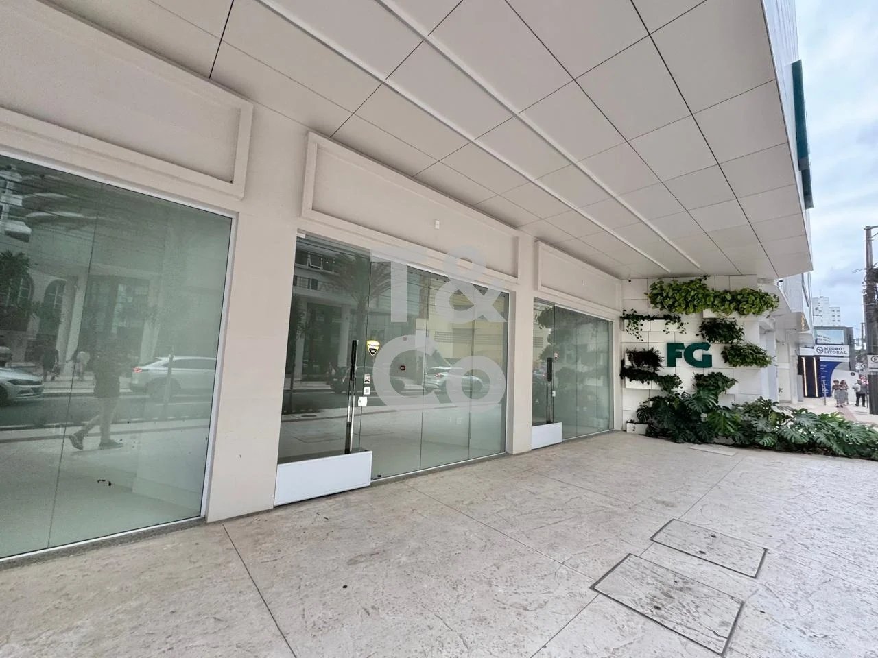 Salão Comercial Para Locação Na Avenida Brasil No Skyline Tower Em Balneário Camboriú