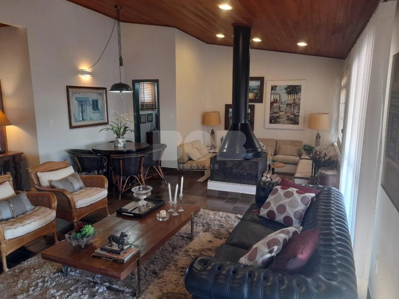 Vendo Apartamento de Cobertura Contendo 280,00