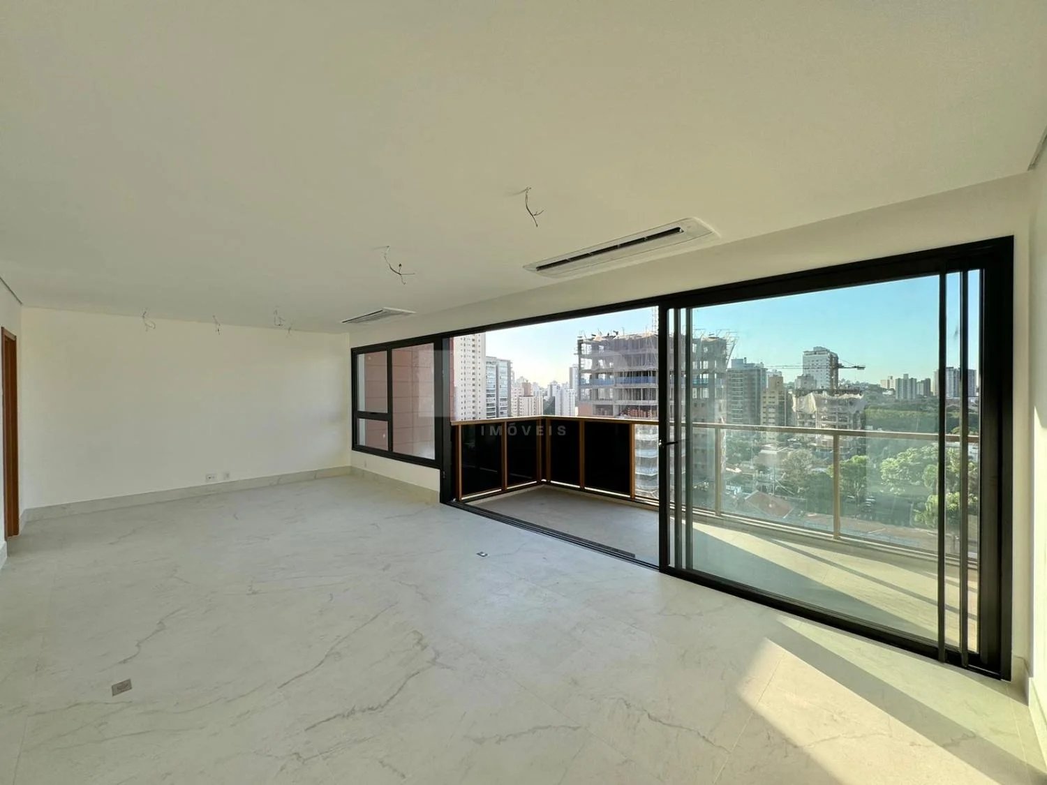 Apartamento À Venda Com 3 Dormitórios No Cambuí Em Campinas