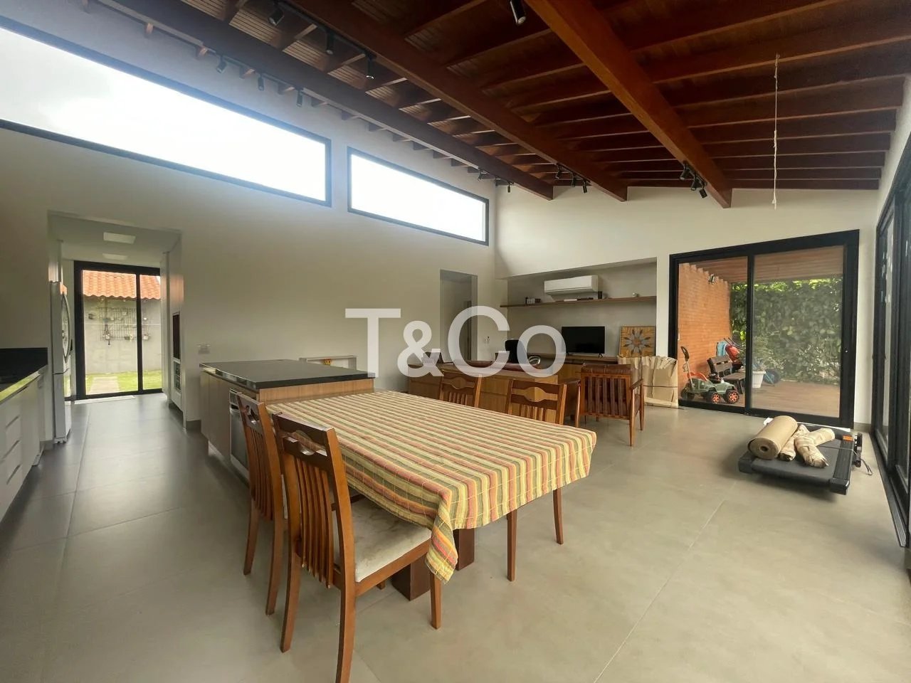Casa Em Condominio Para Venda e Locação No Alphaville