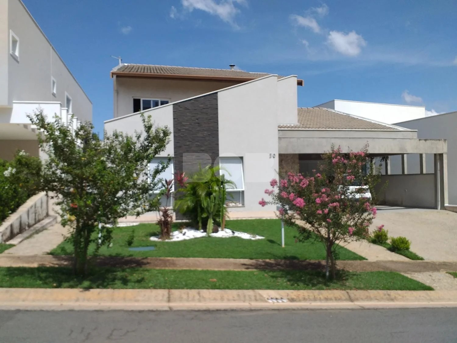 Casa À Venda No Condomínio Parque das Quaresmeiras - Alphaville