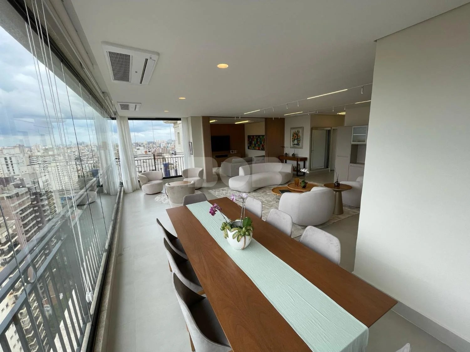 Apartamento À Venda Com 3 Dormitórios No Cambuí Em Campinas