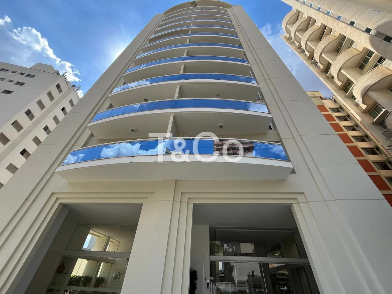 Apartamento À Venda Com 2 Dormitórios No Cambuí Em Campinas