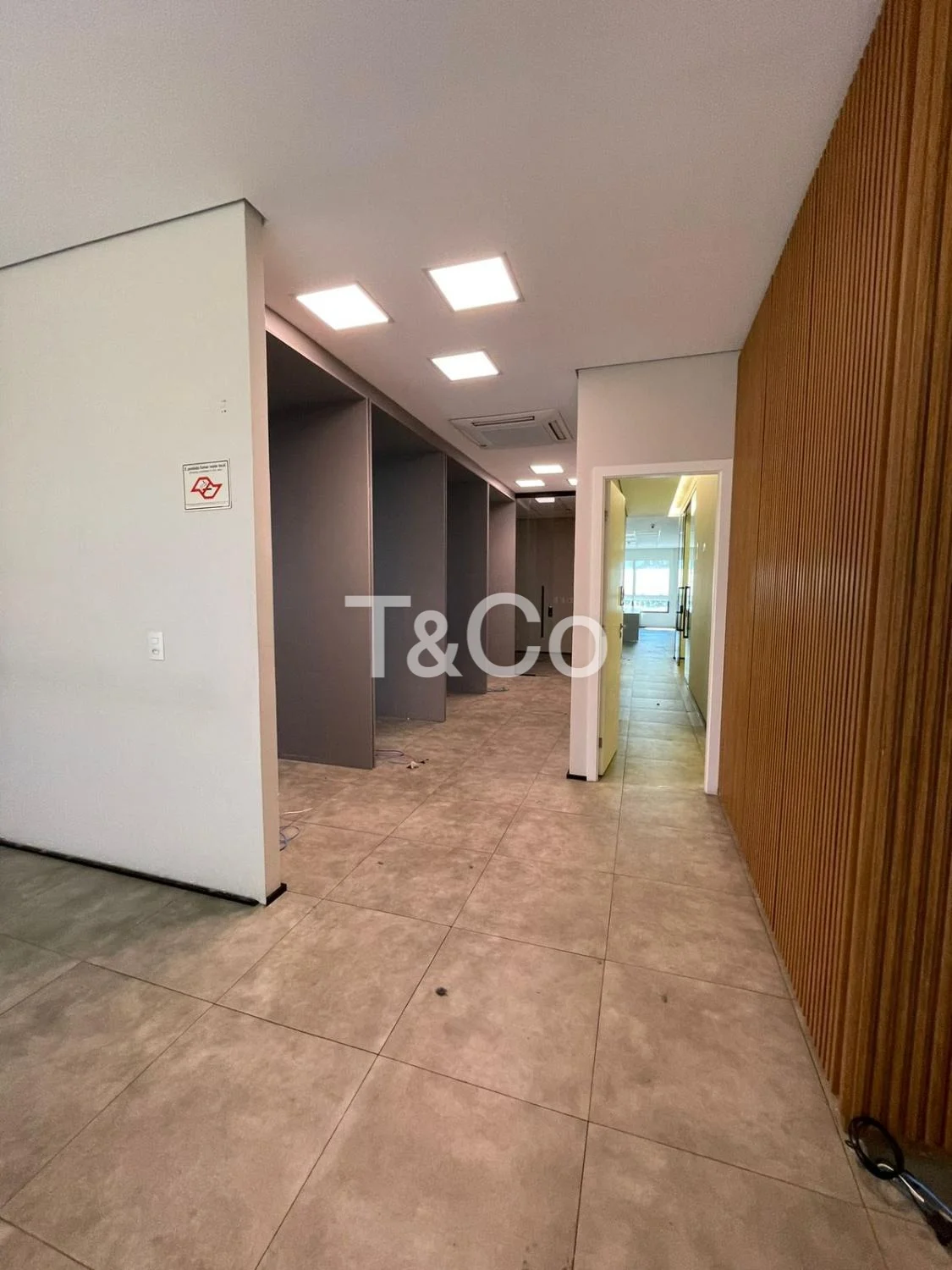 Sala Comercial Mobiliada Para Locação No Alphaville Campinas