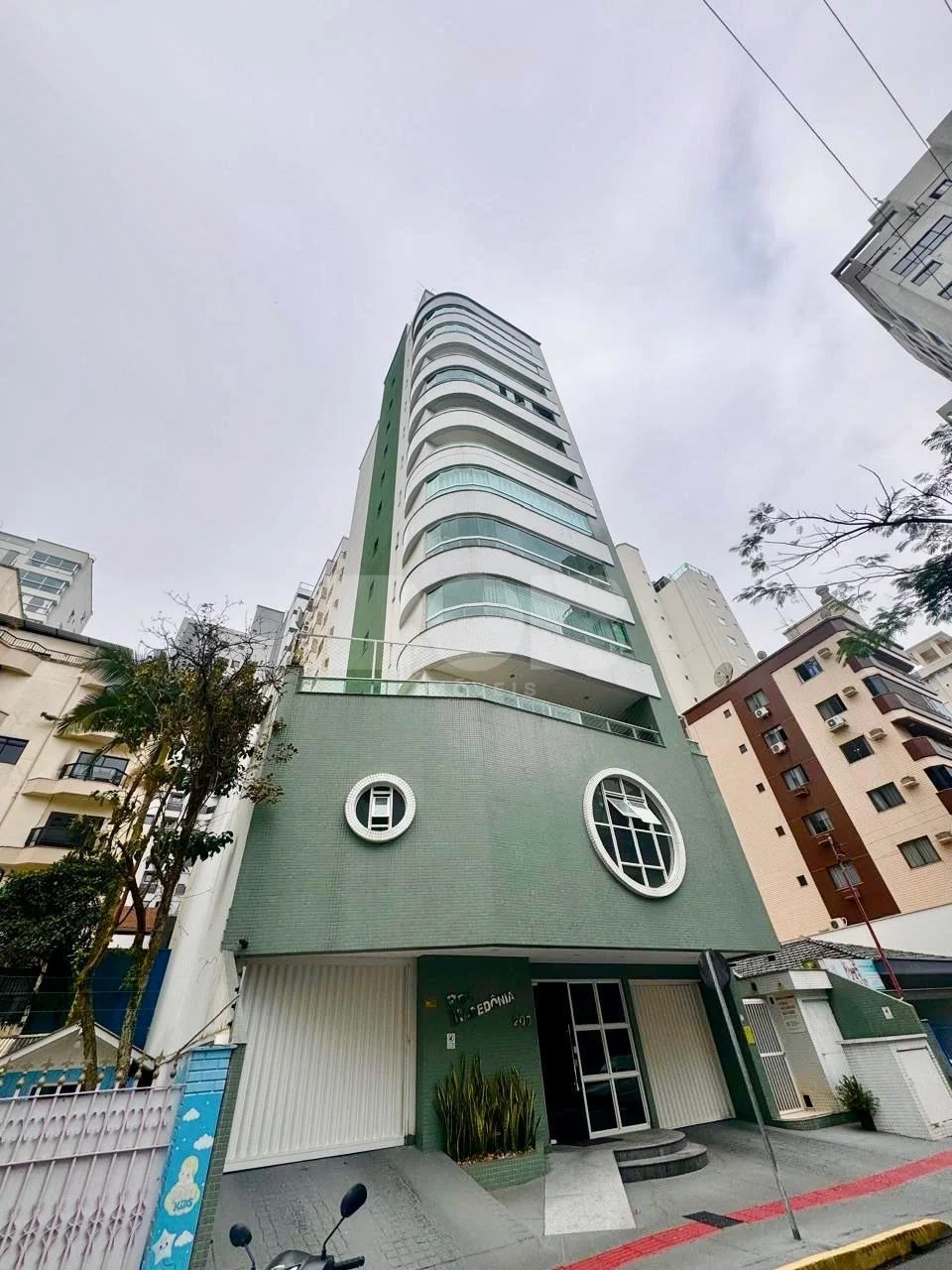Apartamento À Venda Com 2 Dormitórios No Centro Em Balneário Camboriú