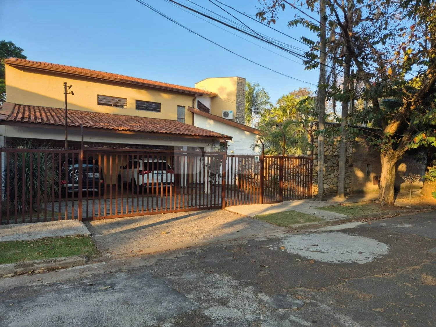 Sobrado À Venda Com 4 Dormitórios No Cidade Universitária Em Campinas