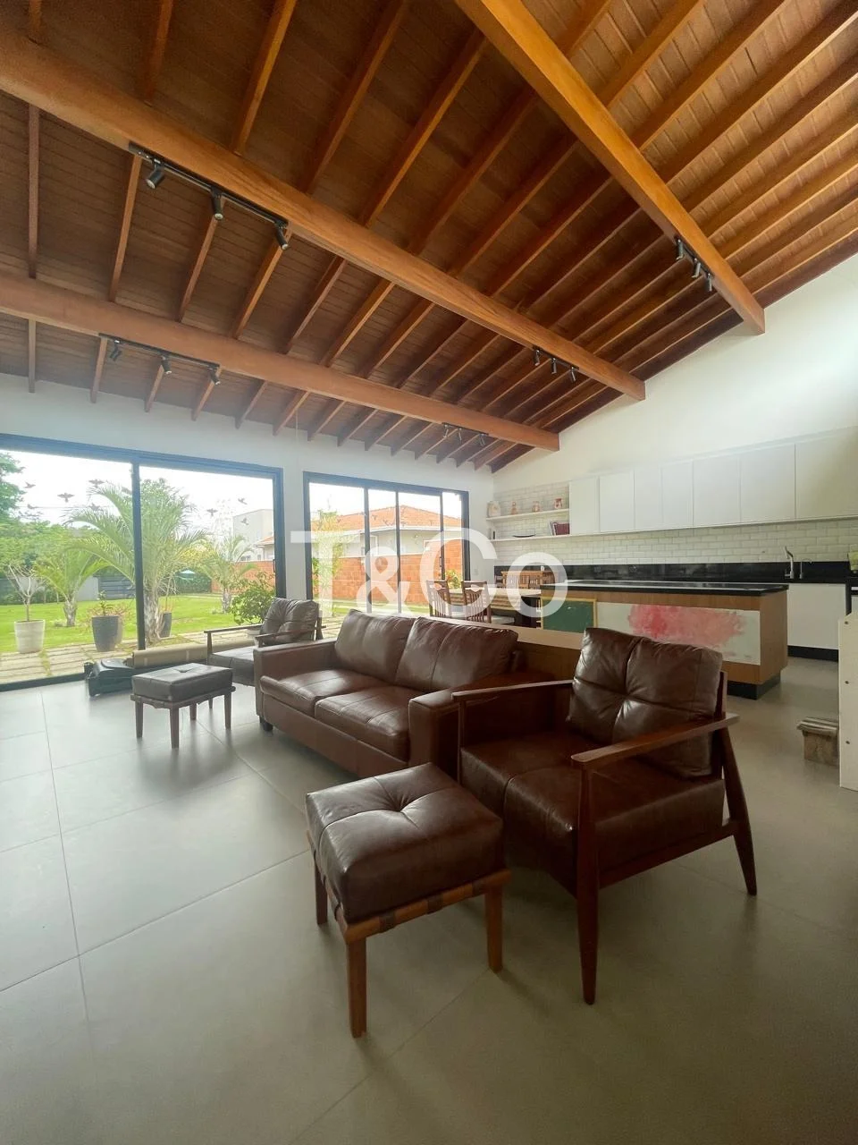 Casa Em Condominio Para Venda e Locação No Alphaville