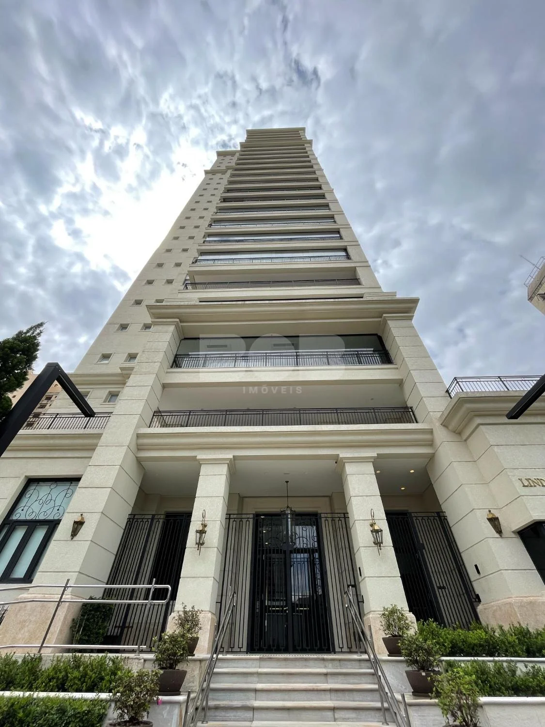 Apartamento À Venda Com 3 Dormitórios No Cambuí Em Campinas