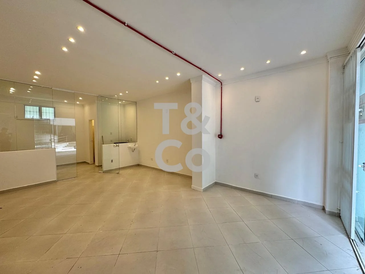 Sala Comercial Para Locação No Centro de Balneário Camboriú
