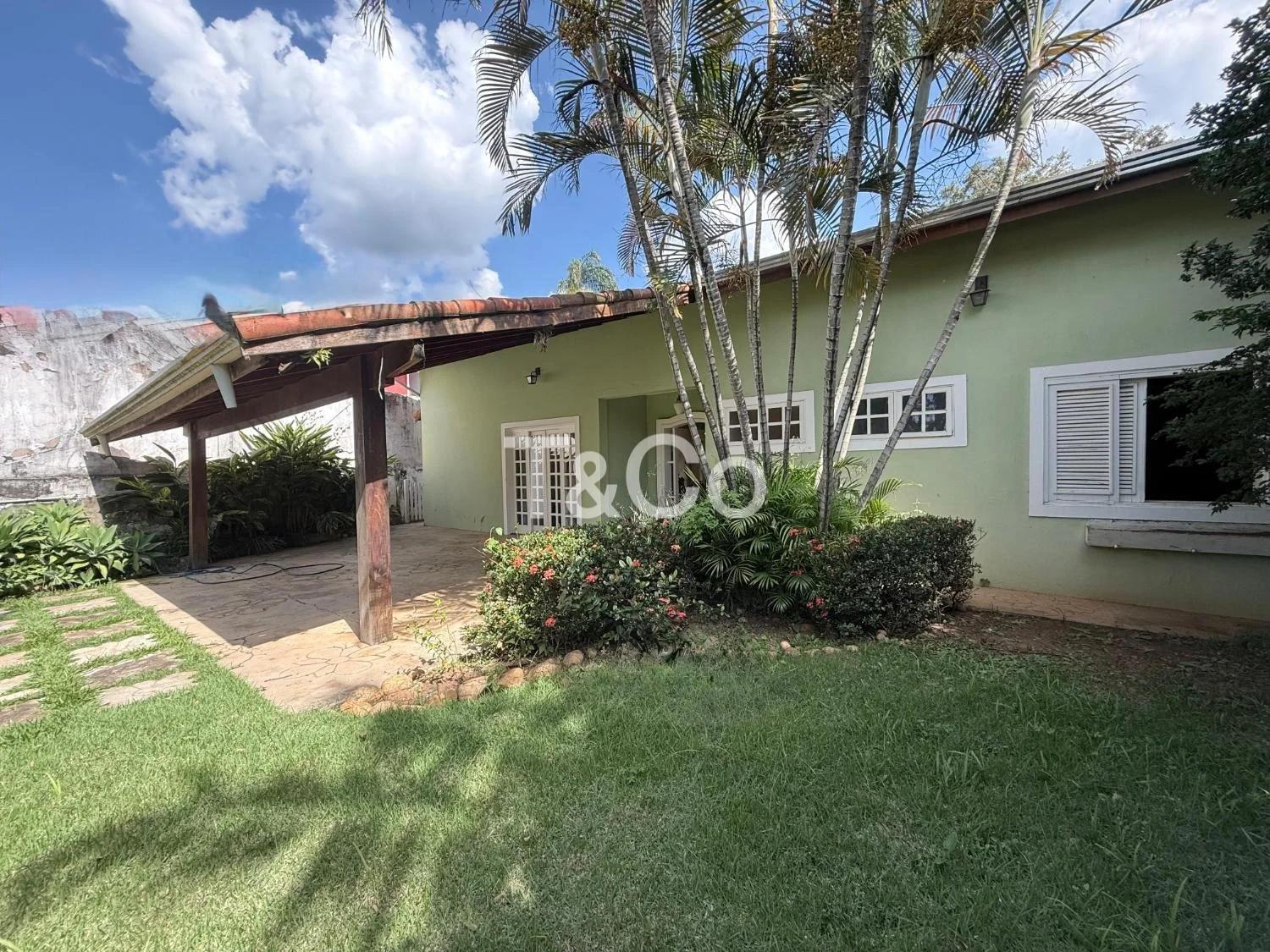 Casa Térrea À Venda No San Conrado, Sousas, Campinas, Localizada Em Frente À Praça.