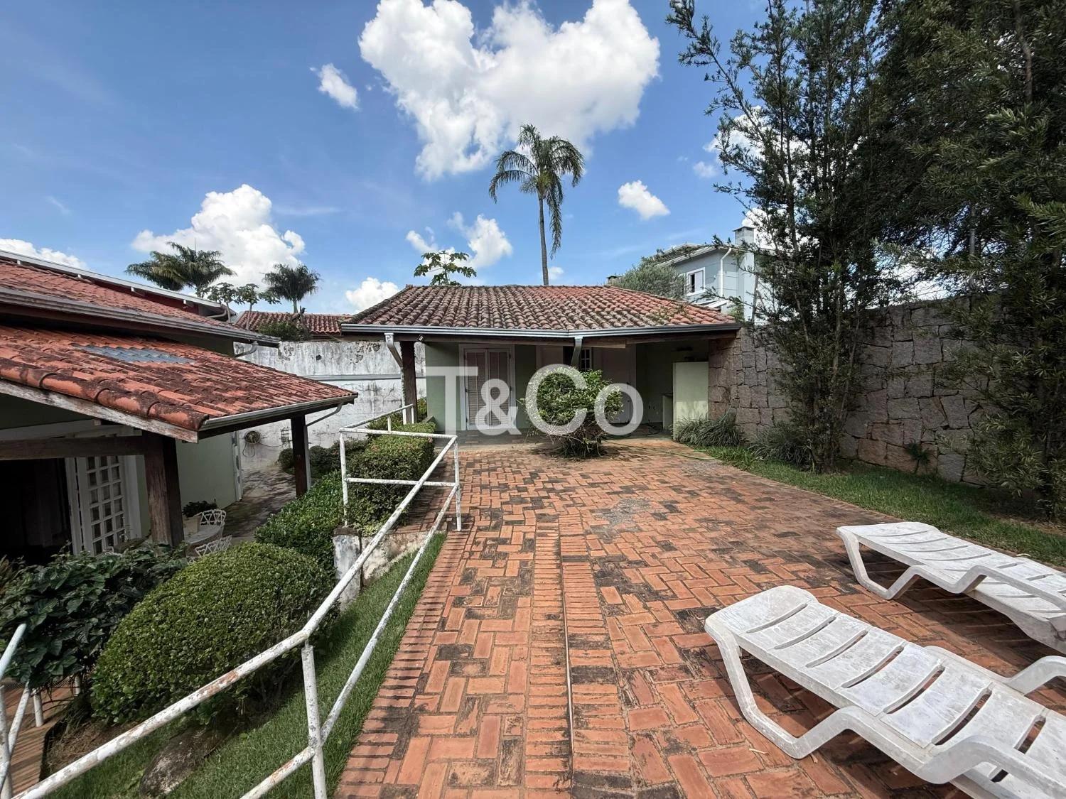 Casa Térrea À Venda No San Conrado, Sousas, Campinas, Localizada Em Frente À Praça.