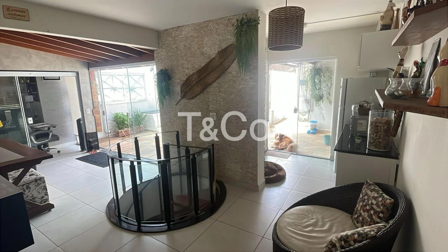 Cobertura Duplex Com Piscina Entre Cambuí e Taquaral Disponível Pra Venda