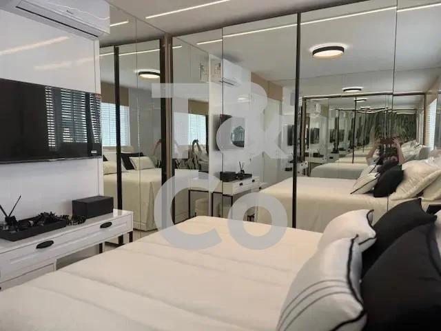 Apartamento À Venda Com 2 Dormitórios No Centro Em Balneário Camboriú
