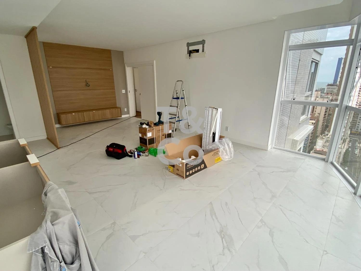 Apartamento À Venda Com 3 Dormitórios No Centro Em Balneário Camboriú
