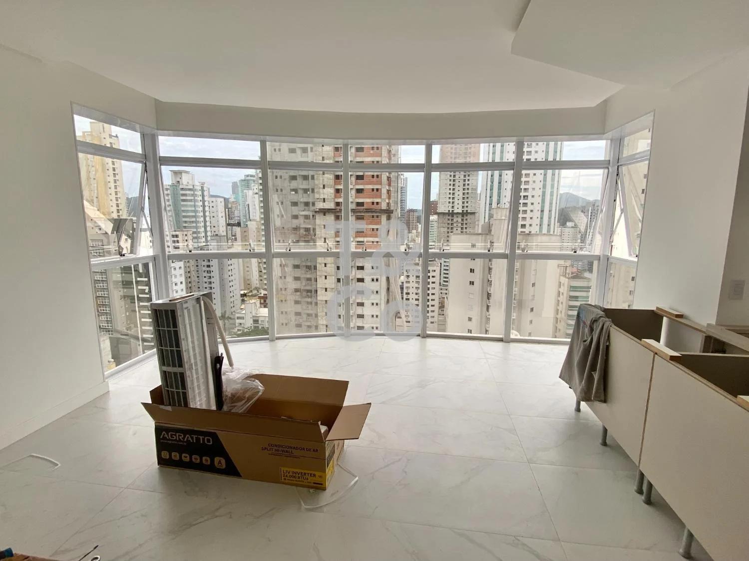 Apartamento À Venda Com 3 Dormitórios No Centro Em Balneário Camboriú