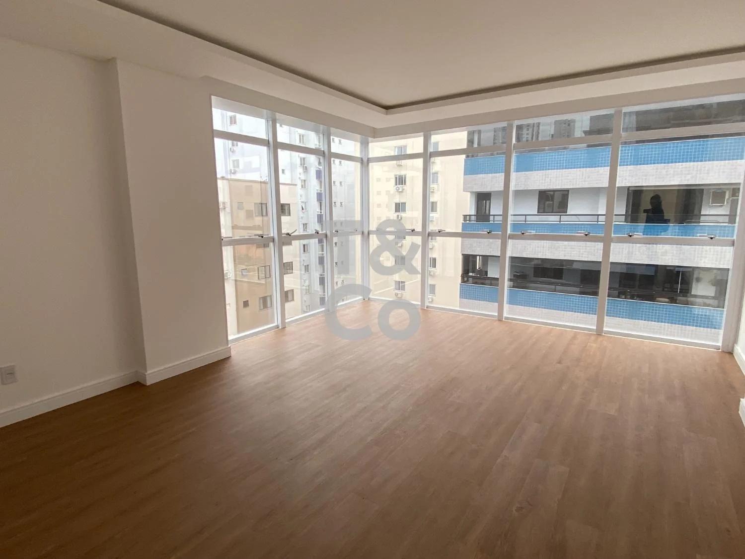 Apartamento À Venda Com 3 Dormitórios No Centro Em Balneário Camboriú