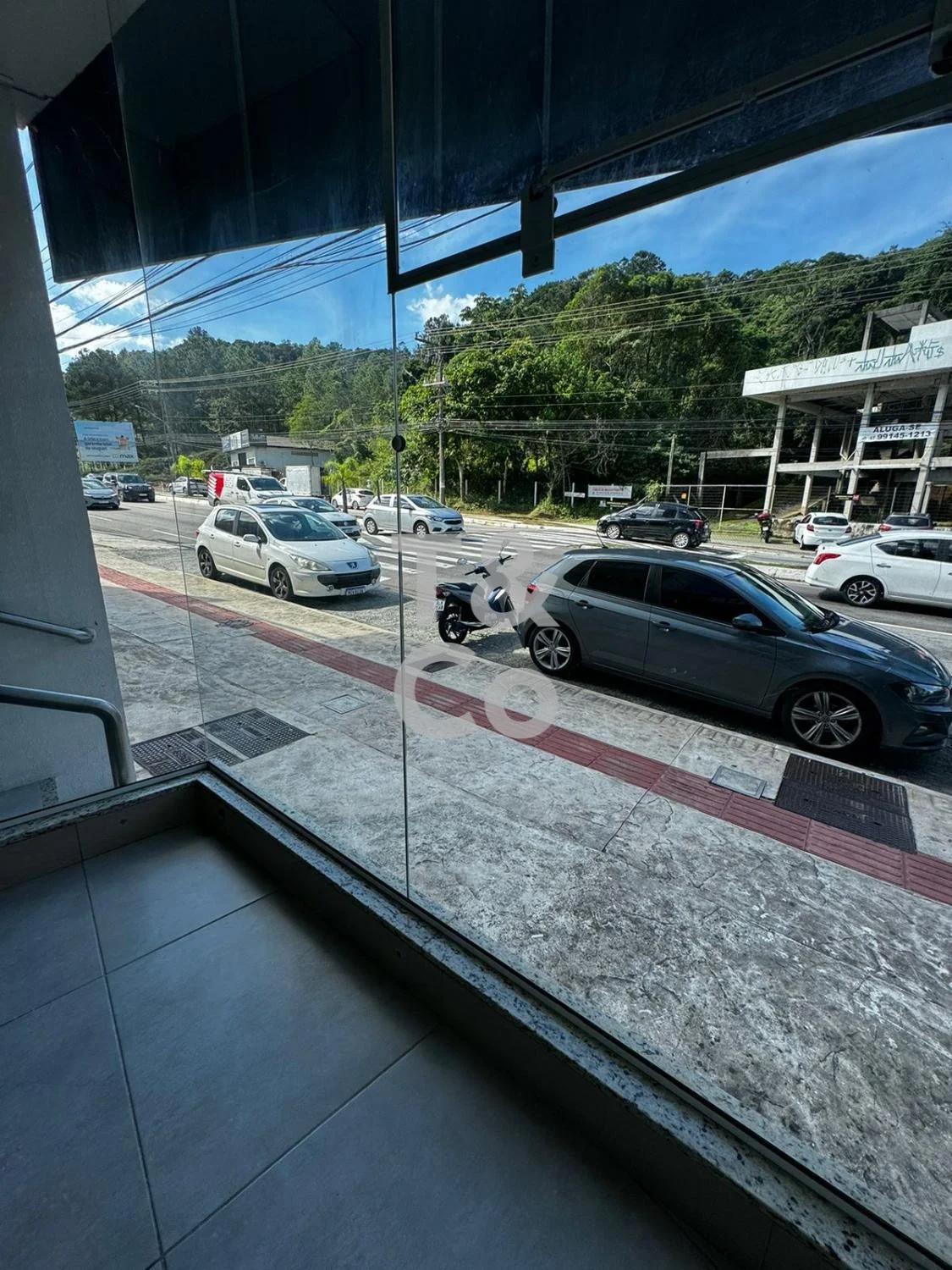 Sala Comercial Para Alugar Com 2 Dormitórios No Ariribá Em Balneário Camboriú