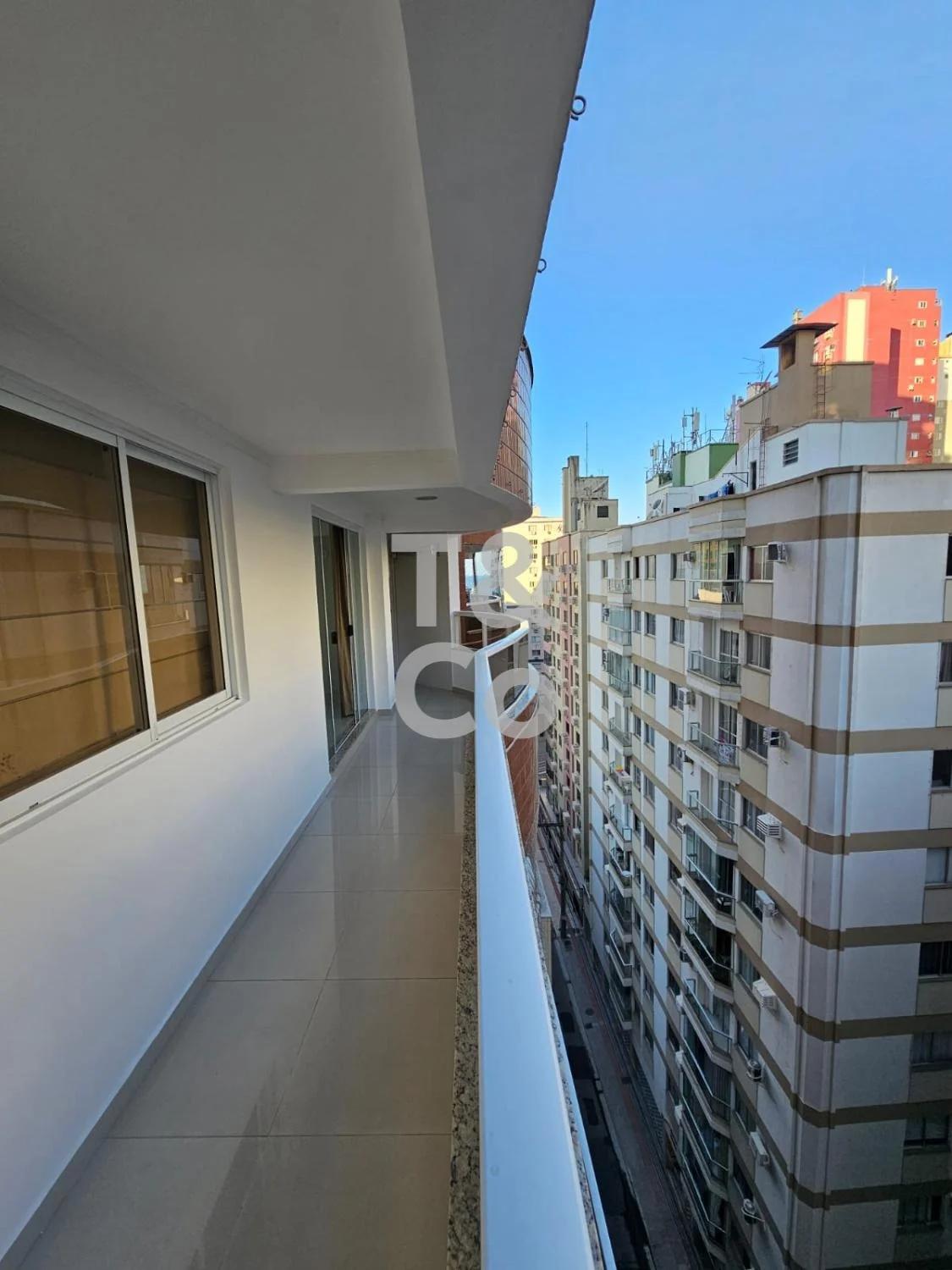 Apartamento À Venda Com 3 Dormitórios No Centro Em Balneário Camboriú