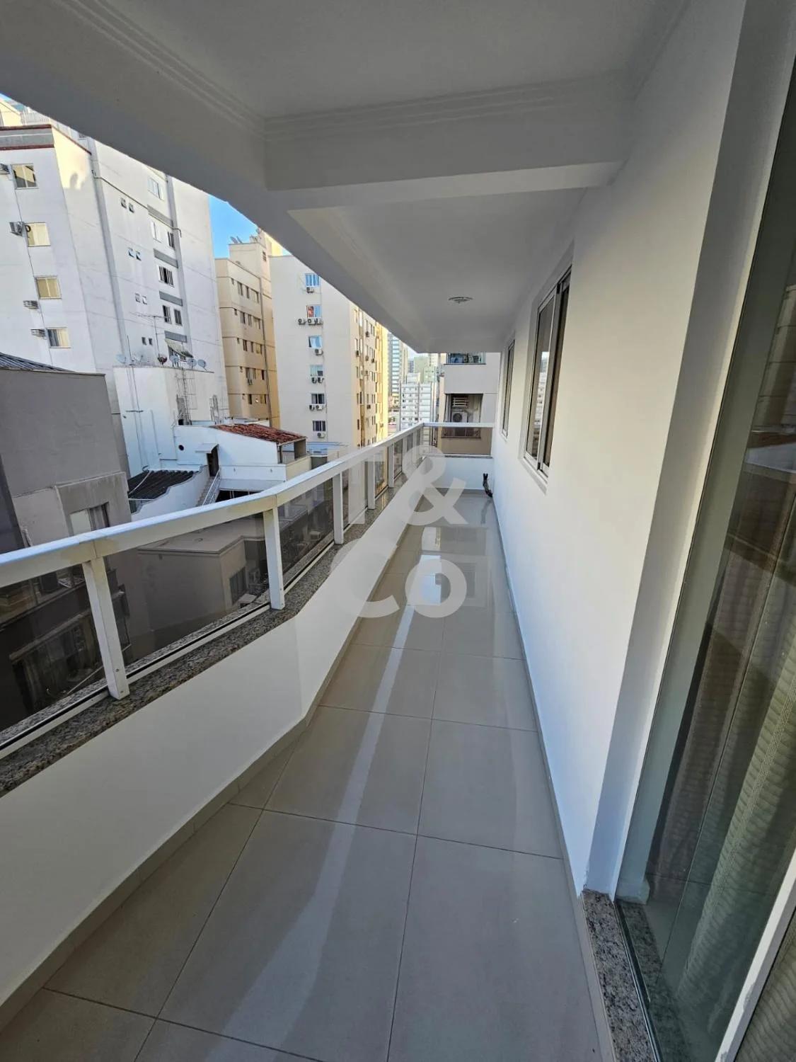 Apartamento À Venda Com 3 Dormitórios No Centro Em Balneário Camboriú