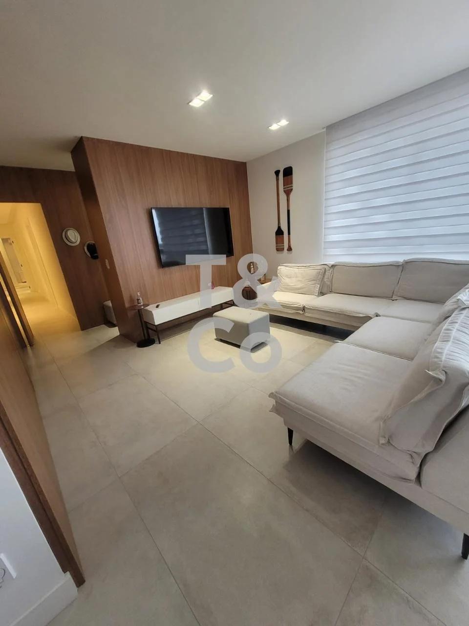 Apartamento À Venda Com 3 Dormitórios No Centro Em Balneário Camboriú