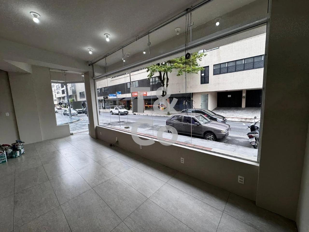 Sala Comercial Para Alugar Com 1 Dormitório No Nações Em Balneário Camboriú