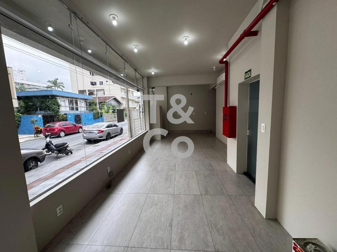 Sala Comercial Para Alugar Com 1 Dormitório No Nações Em Balneário Camboriú
