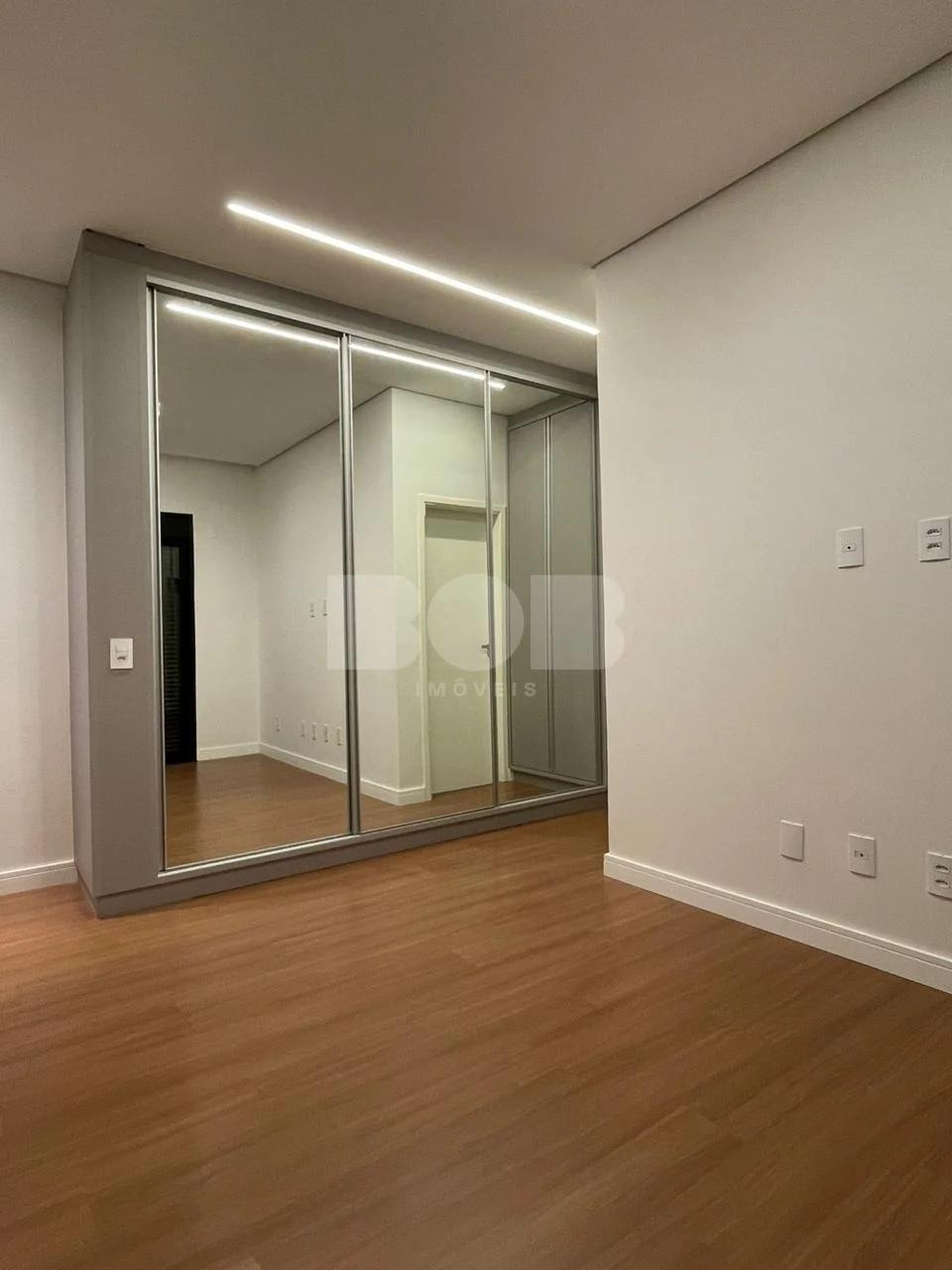 Casa Térrea de Luxo À Venda No Condomínio Residencial Royal Garden Com Planejados Completos